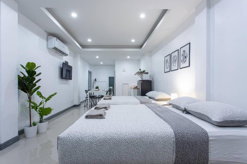 P1 Silom Pan Large Room Full Kitchen Wifi 4-6Pax Bangkok Bagian luar foto